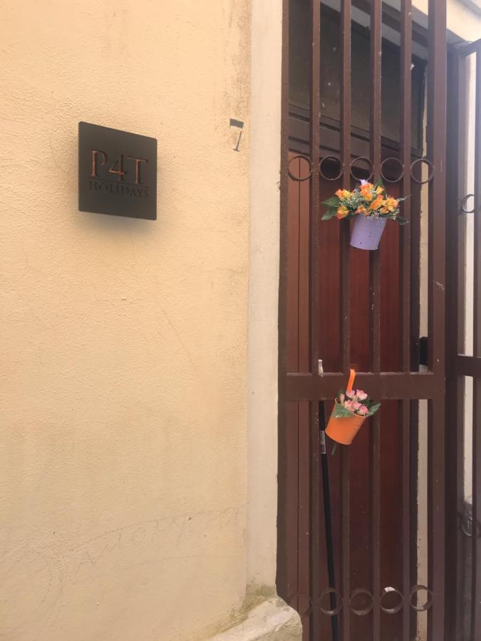 P4T Holidays Home - City Center Brindisi Buitenkant foto
